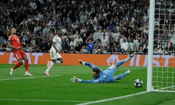 Real advances to the round of 16 after narrow escape