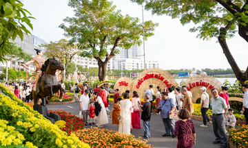 Phu My Hung spring flower festival draws over 950,000 visitors
