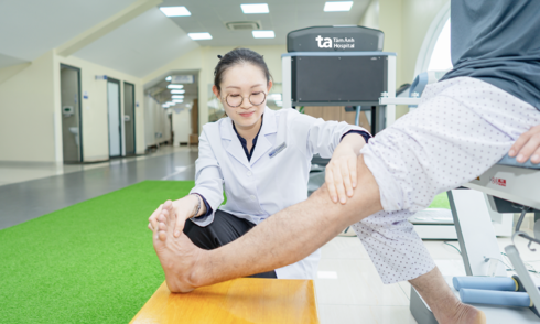 Should you continue exercising with knee joint pain?