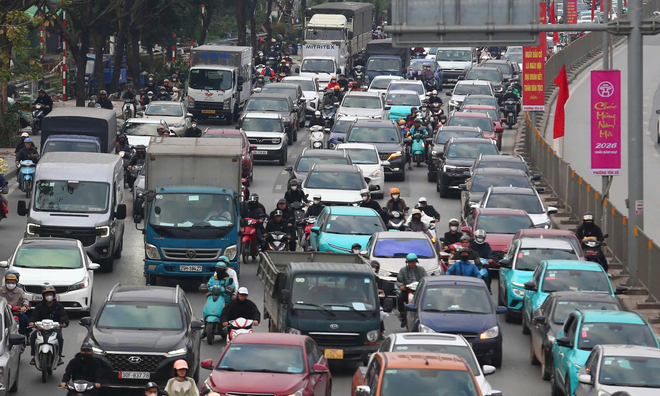 Hanoi to convert all gasoline and diesel taxis to electric vehicles