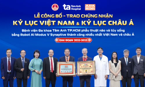 Tam Anh Hospital sets Asian record for AI robot-assisted brain surgery