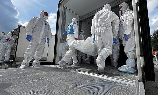 Russia hands over 1,000 soldier bodies to Ukraine