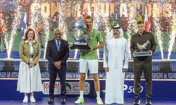 Medvedev wins Dubai Championships without playing