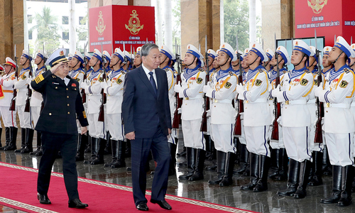 Naval service awarded hero of the people's armed forces title