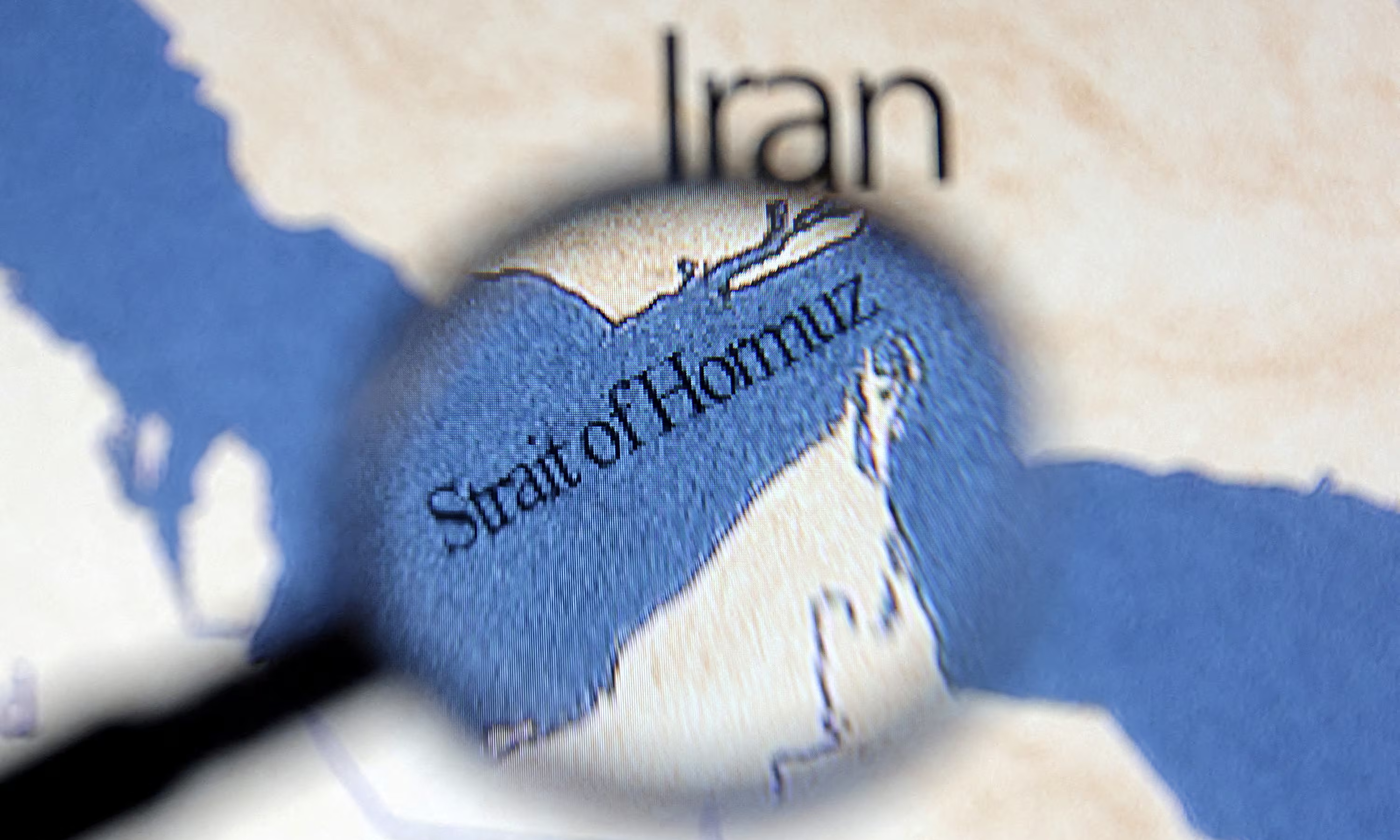 Risk of oil price crisis as the strait of Hormuz closes