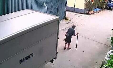 Mandatory rearview cameras for trucks not yet required: a major loophole in traffic law