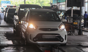 Experts: flooring the gas during emissions testing will not harm cars