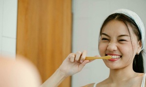 Should you brush your teeth before or after breakfast?