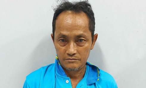 School guard repeatedly molests female student