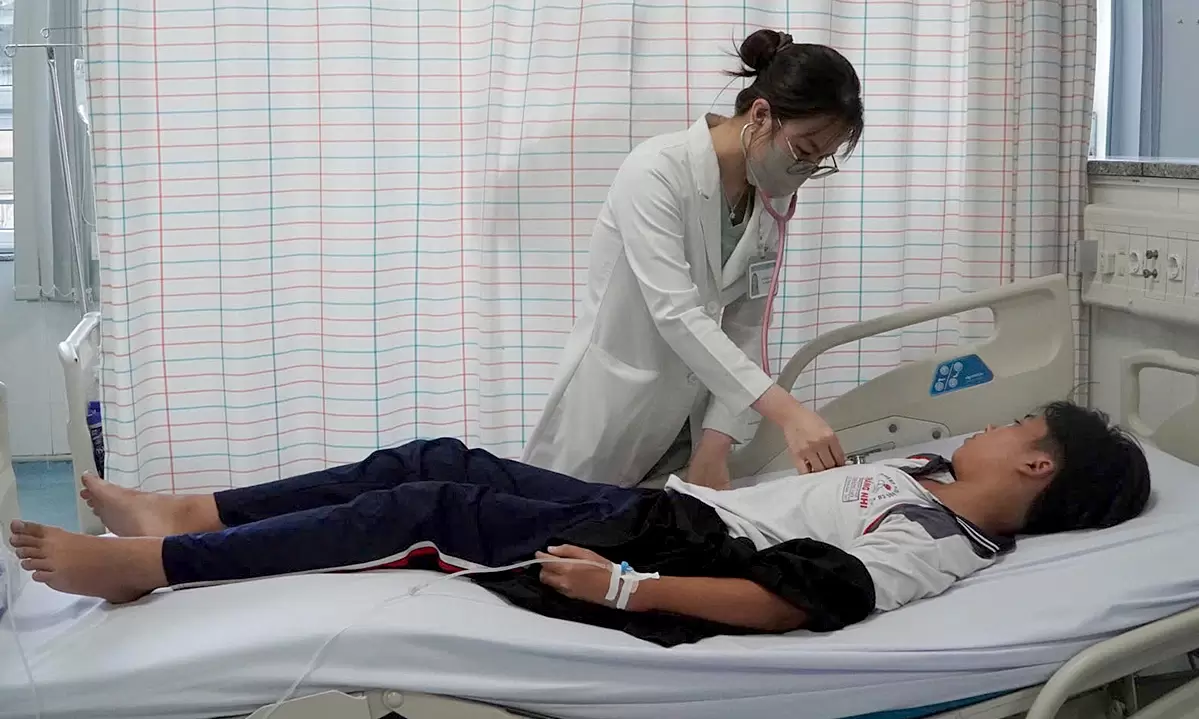 Suspected food poisoning cases after eating banh mi in Ho Chi Minh City rise to 79