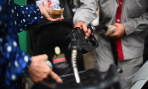 Gasoline prices increase by over 2,000 dong per liter