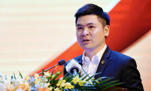 Do Vinh Quang, son of 'Bau Hien', pledges to develop school football