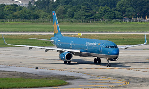 Vietnamese aviation faces rising costs as flights reroute to avoid middle east