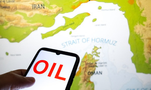 Cargo ships in Asia struggle to find fuel oil