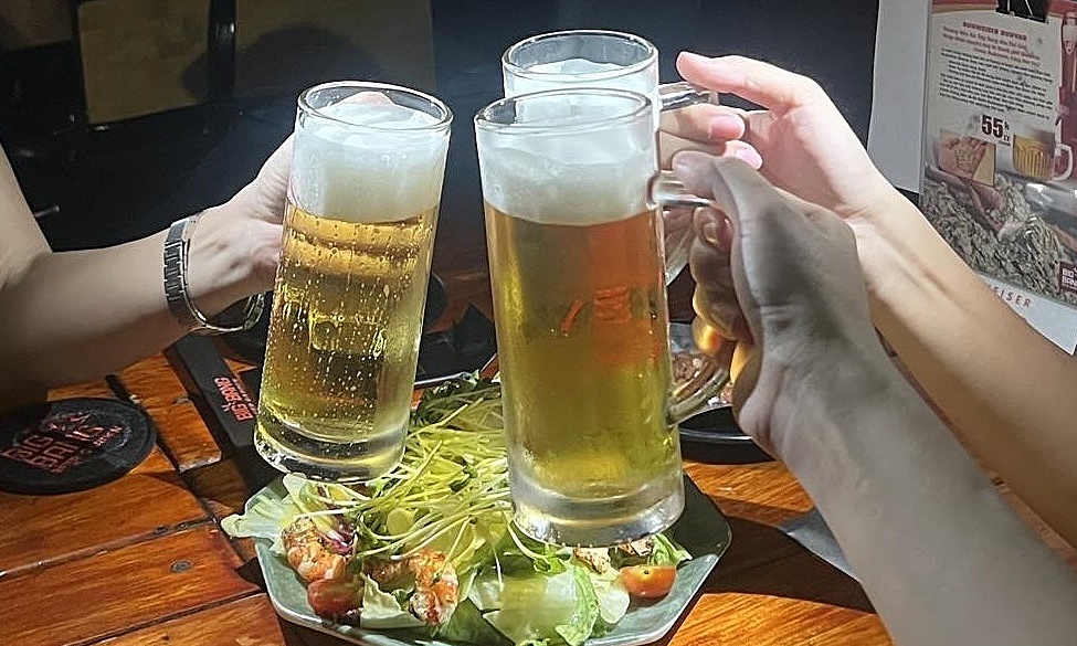 Who is susceptible to high uric acid?