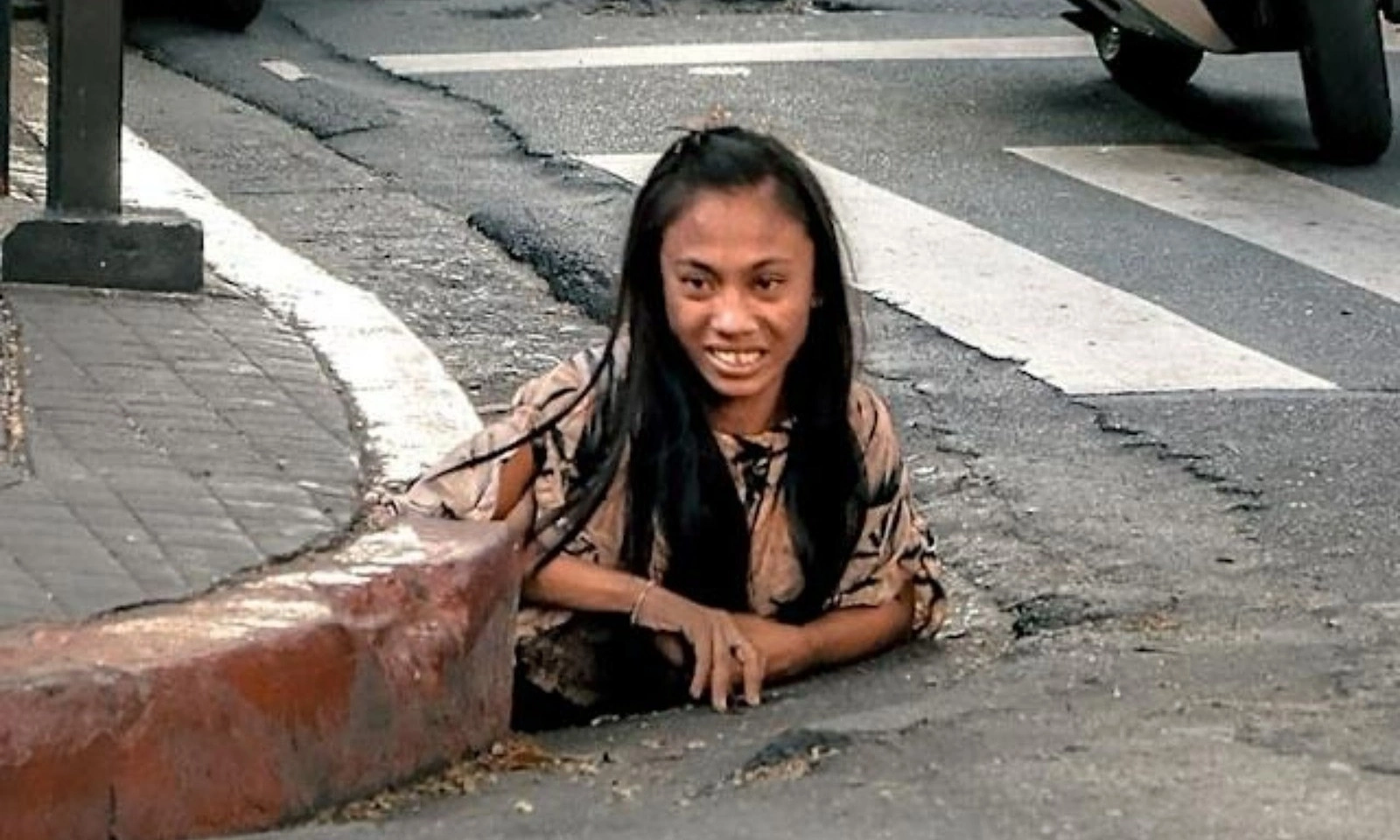 American blogger shocked by tunnel living conditions in Manila
