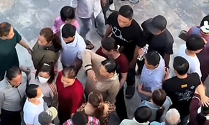 Group stages scene to snatch valuables at western region tourist area