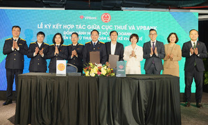 VPBank partners with tax department to support business households in tax declaration