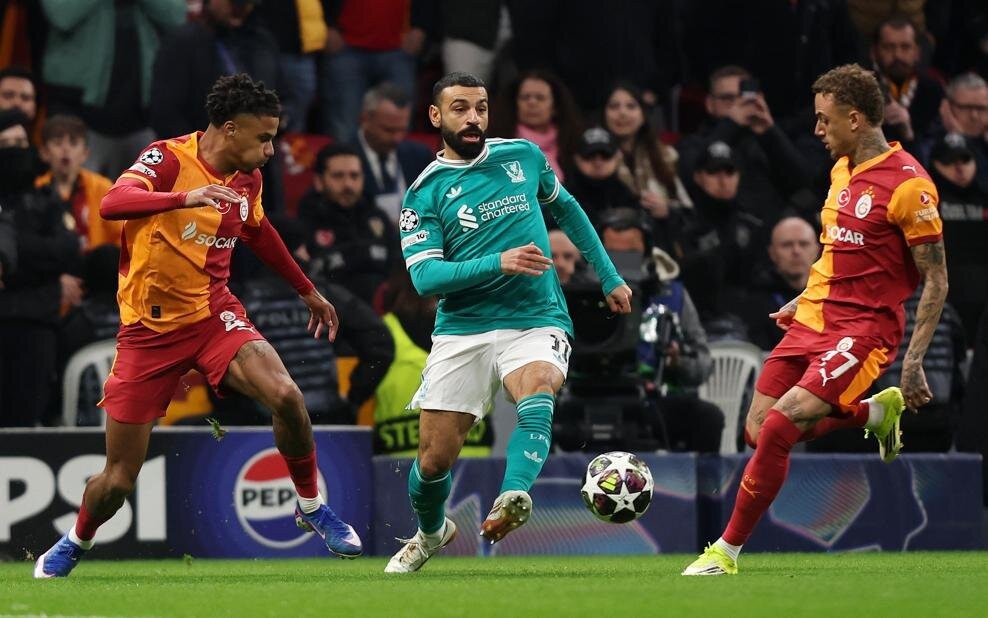 Liverpool loses in champions league round of 16 first leg