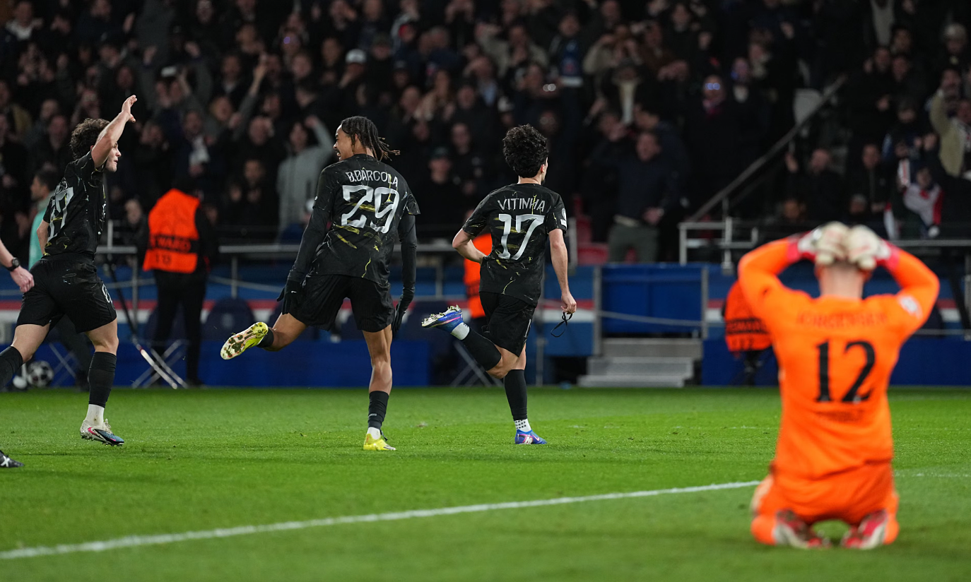 Carragher points out Chelsea's 'Achilles' heel'