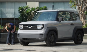 Vietnam's auto market sees sharp sales decline in february