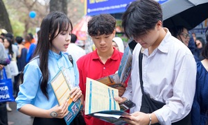 Academy of Finance increases tuition, converts IELTS from 5.5