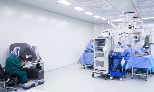 Robotic surgery for endometrial cancer treatment