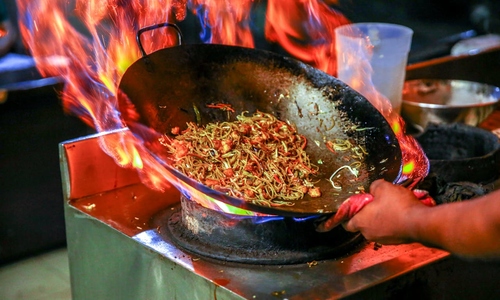 The 'salt separates, sugar retains' rule in cooking
