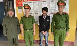 Woman nearly loses over 370 million dong after buying two taels of gold online