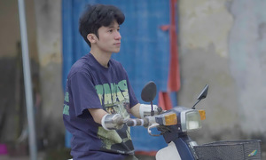 Armless young man and his 'million-view' dishes