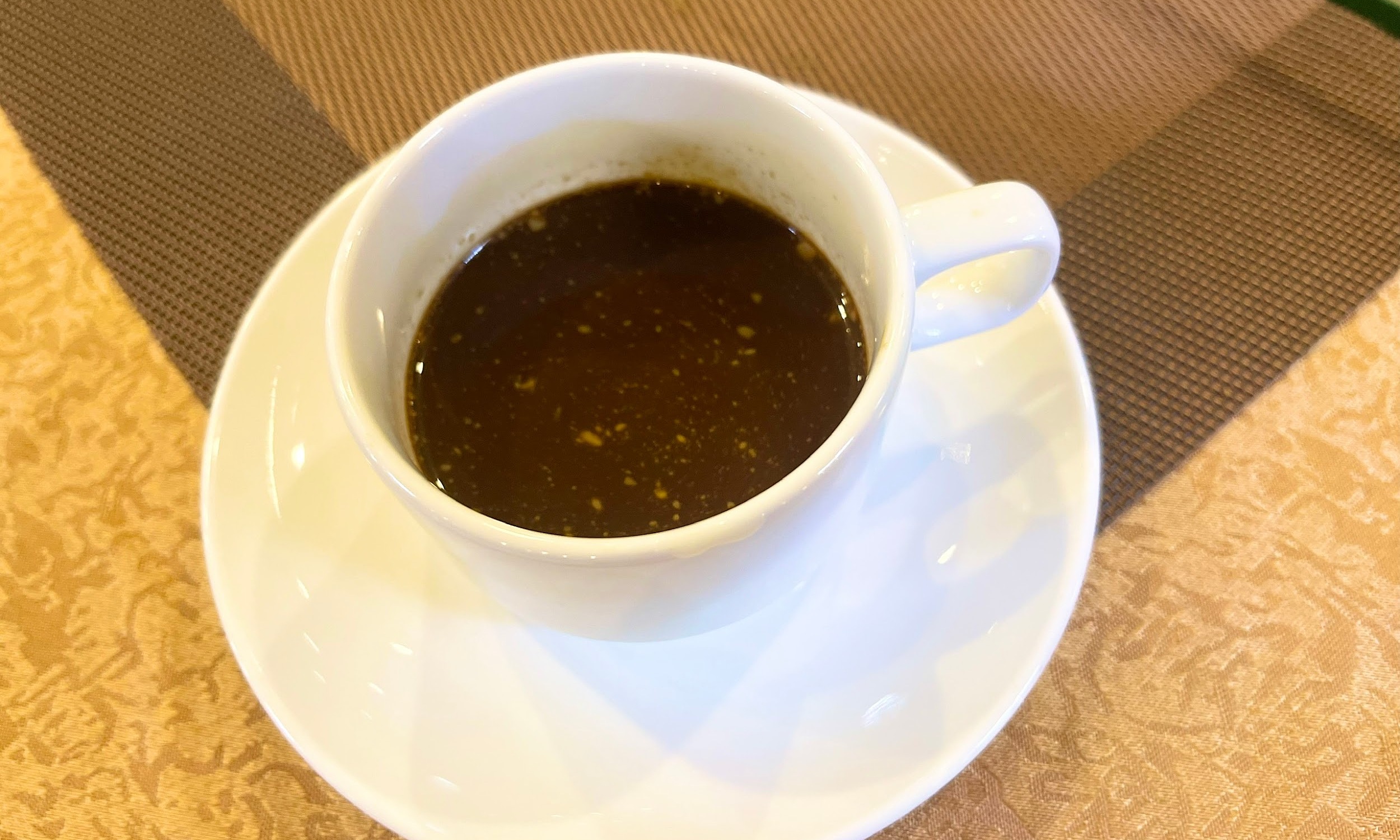 Can someone with hypertension drink coffee daily?