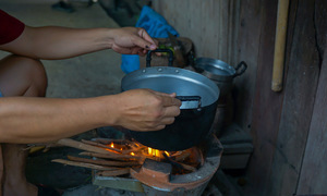 Should one steam with honeycomb charcoal when suffering from flu A?