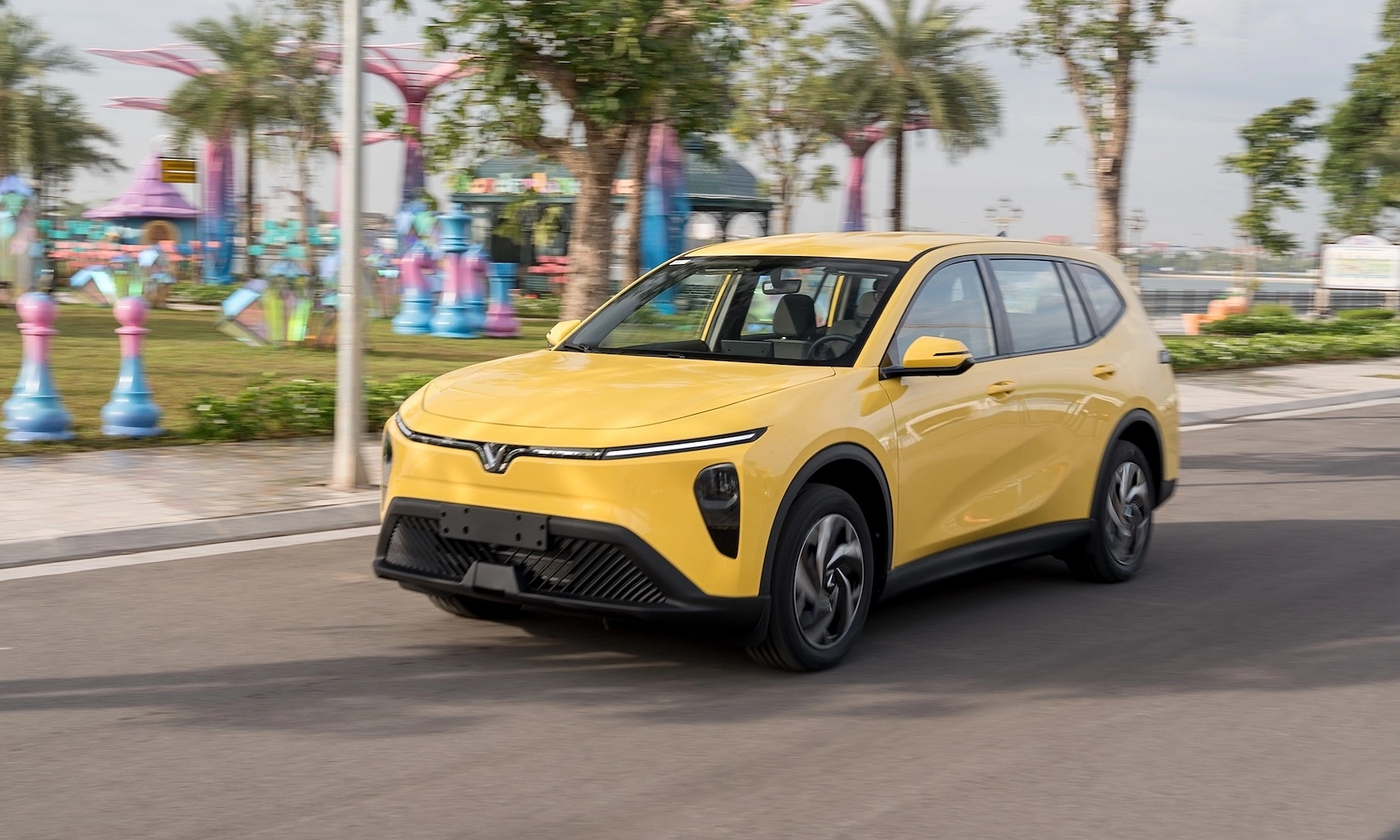 VinFast revenue surpasses 90,000 billion VND in 2025