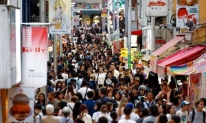 Korean girl pushed in Japanese convenience store, sparks outrage