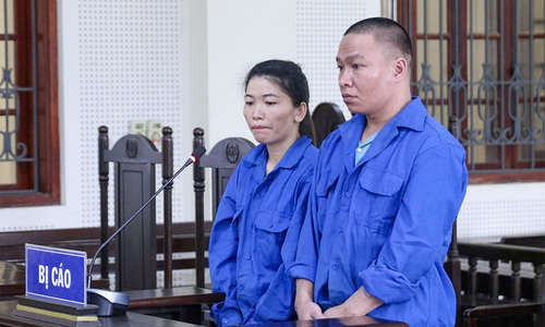 Husband abandons wife and drugs during police pursuit