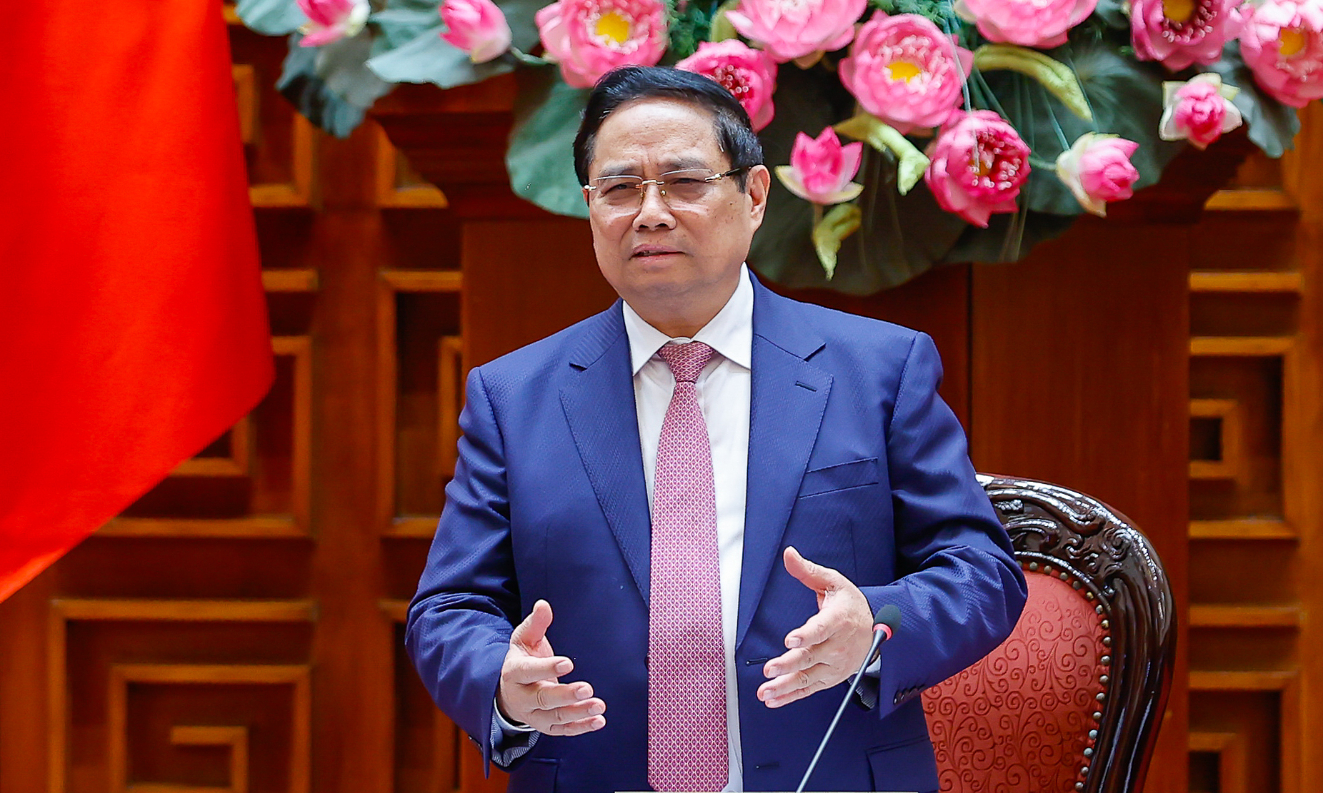 Prime Minister: consider allocating budget to stabilize fuel prices