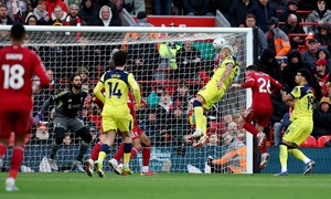 Carragher: 'Tottenham looked like a big team because Liverpool were so bad'