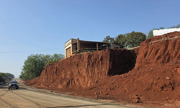 Dong Nai apologizes to 8 households with precarious homes due to road expansion