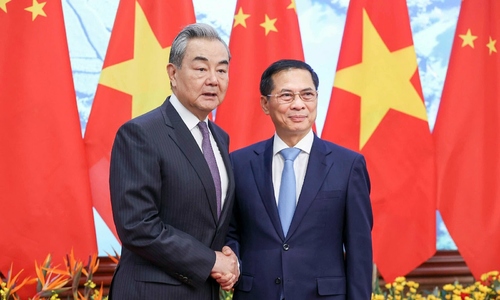 Vietnam seeks to boost high-quality investment with China