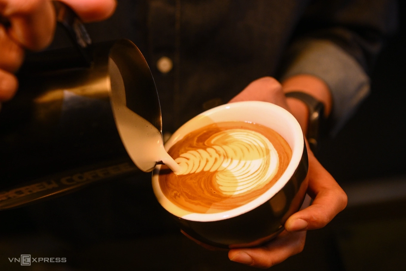 Does drinking coffee with added sugar and fatty cream harm the liver?