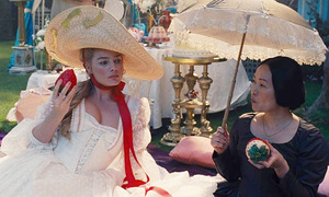 Exaggerated fashion in the film 'Wuthering Heights'