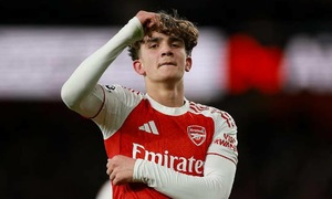 Arsenal risks losing Dowman due to high school exams