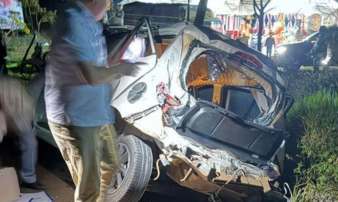 Four vehicles in chain collision, one dead