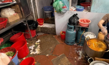 Debate: dirty eateries still draw crowds for delicious food