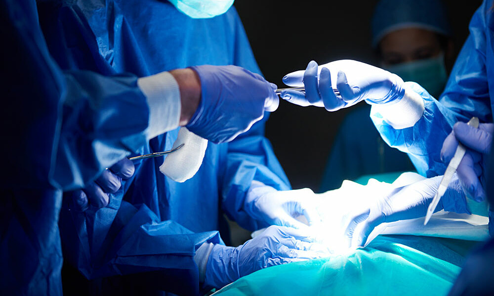 Doctor faces court for mistakenly severing artery, causing patient's death