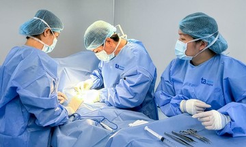 Sebaceous cyst on an 8-year-old girl's face