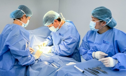 Sebaceous cyst on an 8-year-old girl's face