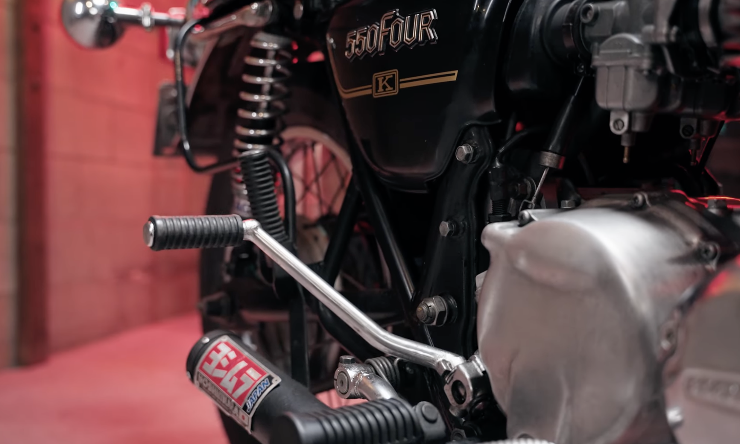 Safety concerns lead modern motorcycles to abandon kickstarters