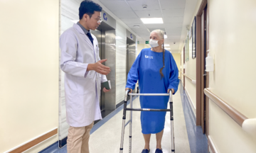 From the US to Vietnam for knee replacement surgery