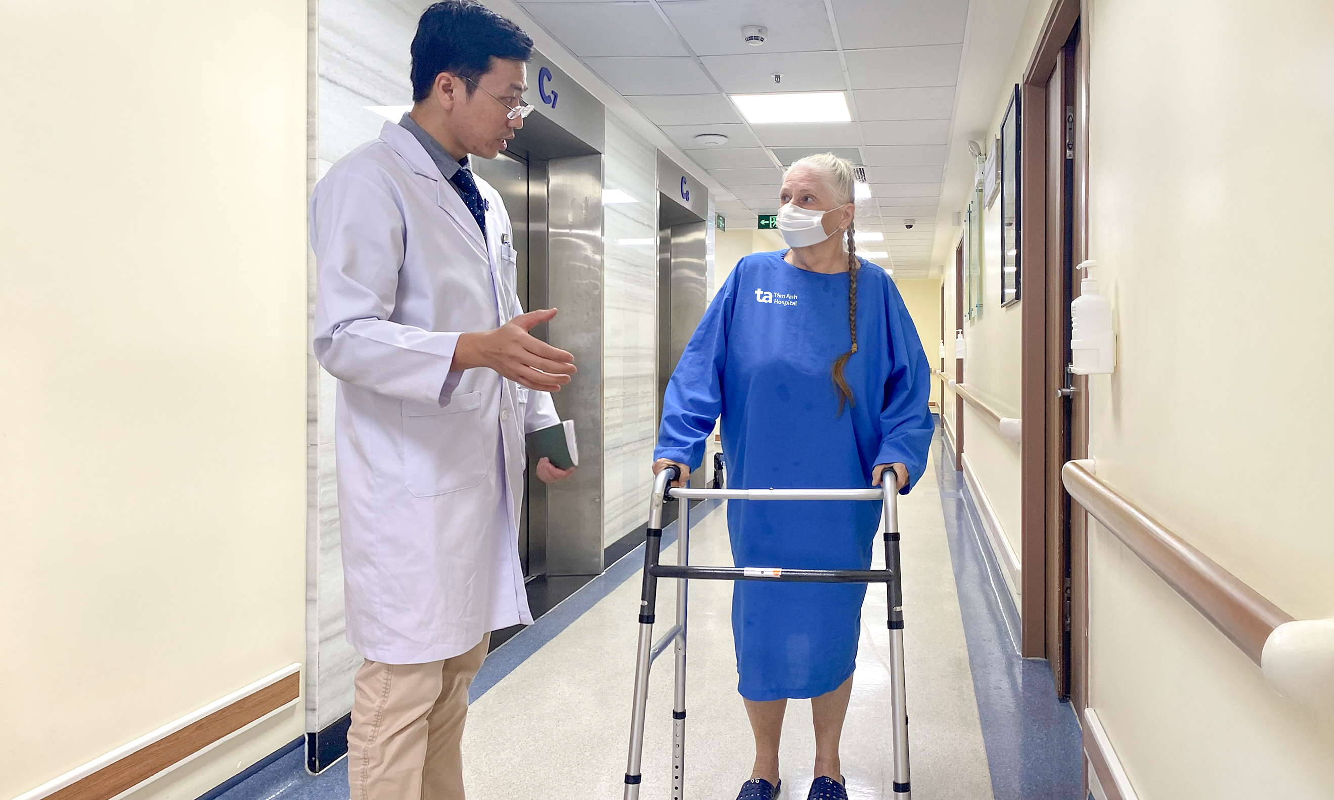 From the US to Vietnam for knee replacement surgery